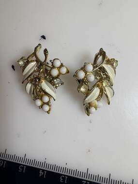 Vintage Coro White Enamel Leaf and Berry Rhinestone Clip-On Earrings